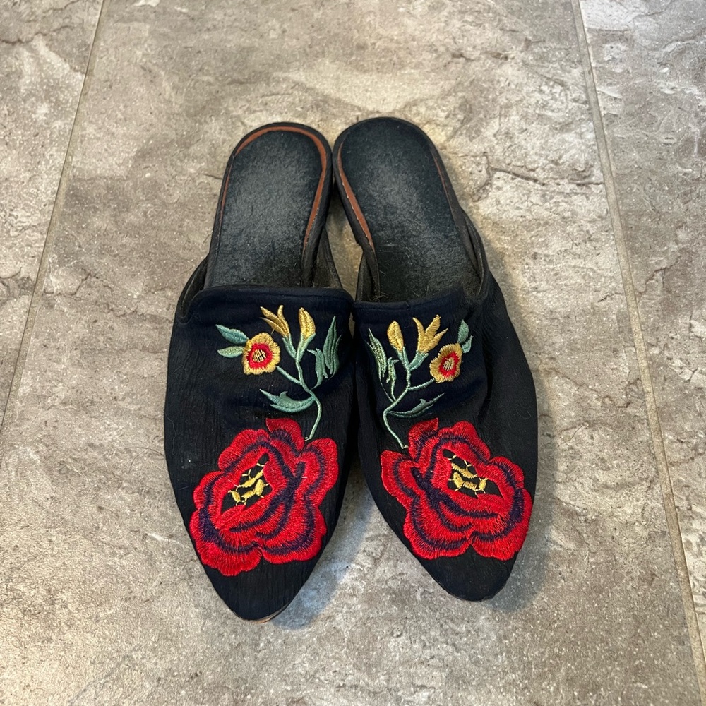 Floral Embroidered Black Mules